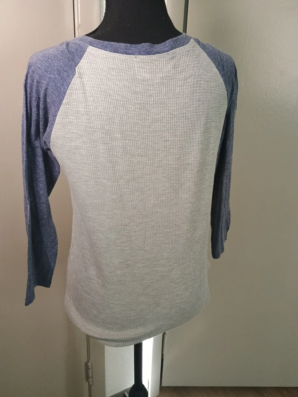 Penelope Wildberry Girl's Graphic Raglan Top Blue & White Size 14 Like New
